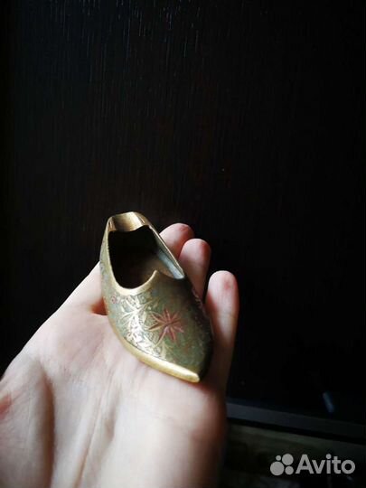 Пепельница латунь туфелька башмак Индия