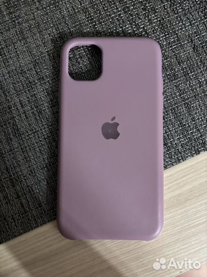 Чехлы iPhone 11