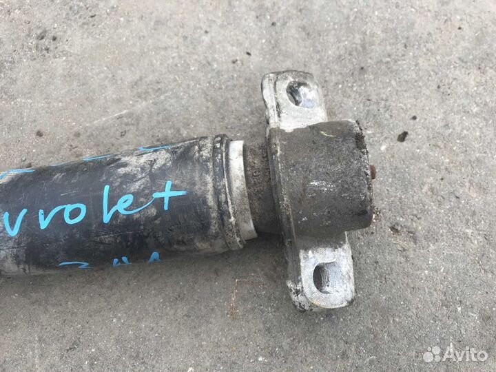 Стойка задняя Chevrolet Cruze J300 амортизатор