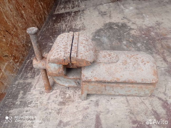 Тиски слесарные