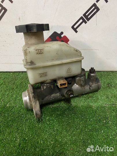 Гтц главный тормозной цилиндр Hyundai Elantra XD