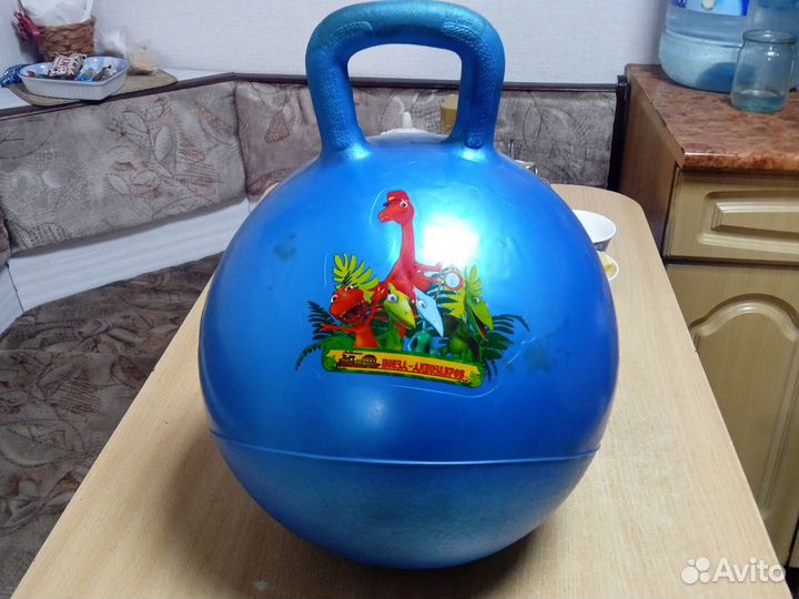 Прыгающий мяч