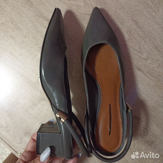 Босоножки жен(мюли) Charles& Keith 35,36 р-р новые