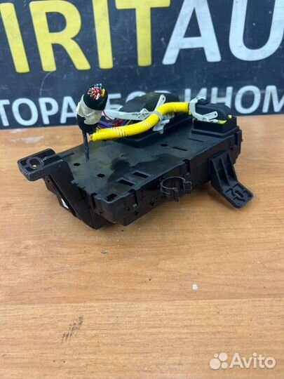 Блок предохранителей Kia Mohave 1 D6EB 2008-2019