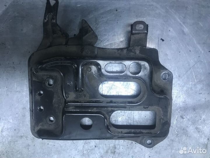 Крепление акб подставка Toyota Corolla E180