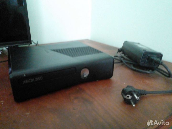 Xbox 360 slim freboot (прошитый) + Kinekt