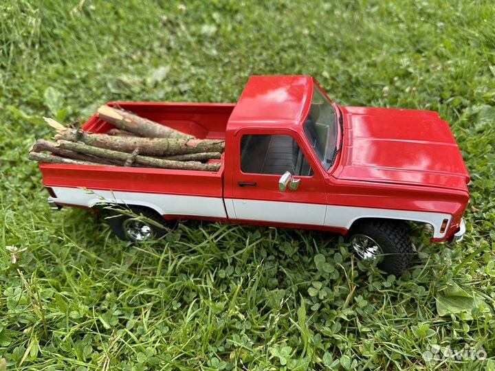 Радиоуправляемая машинка 4x4 Chevrolet K10, 1:18