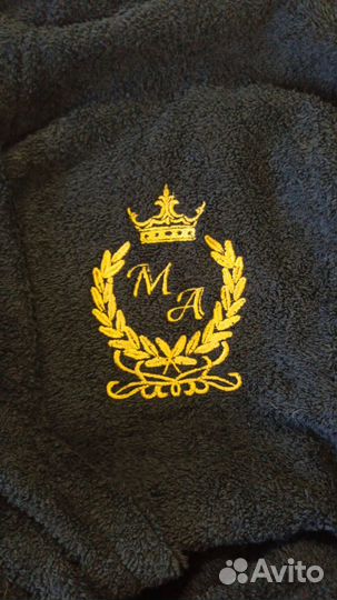 Махровый халат с вышивкой 