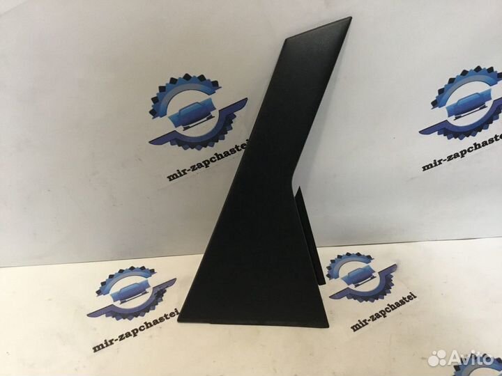 Обшивка крышки двери багажника Mazda 3 BL