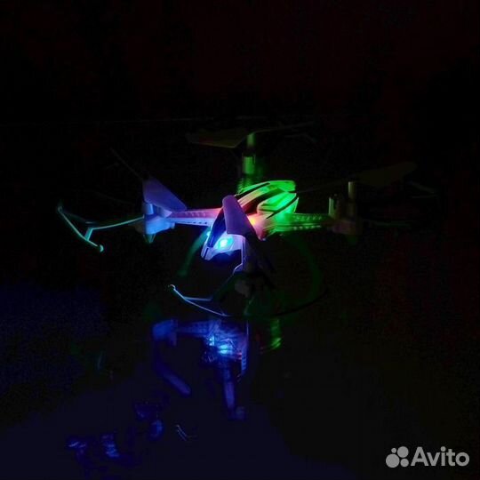 Квадрокоптер радиоуправляемый skydrone, работает о