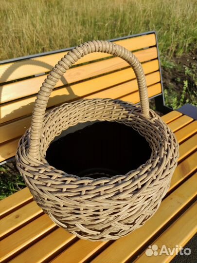 Корзина плетеная из ротанга