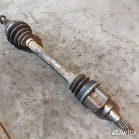 Привод левый Фокус1