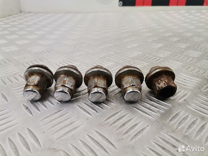 Болт Lexus LX 2 1999 90942-01103