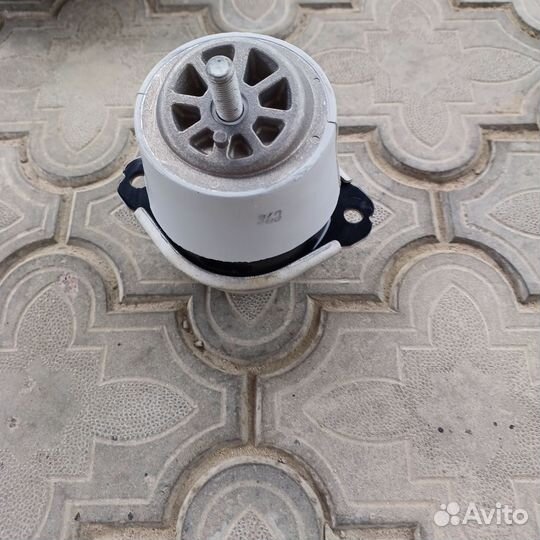 Подушка двигателя ауди Q 7 4l