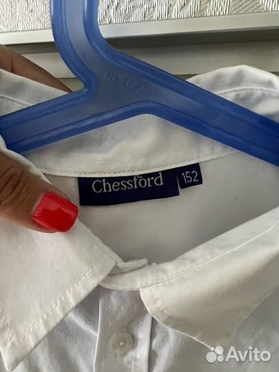 Продам белую школьную рубашку