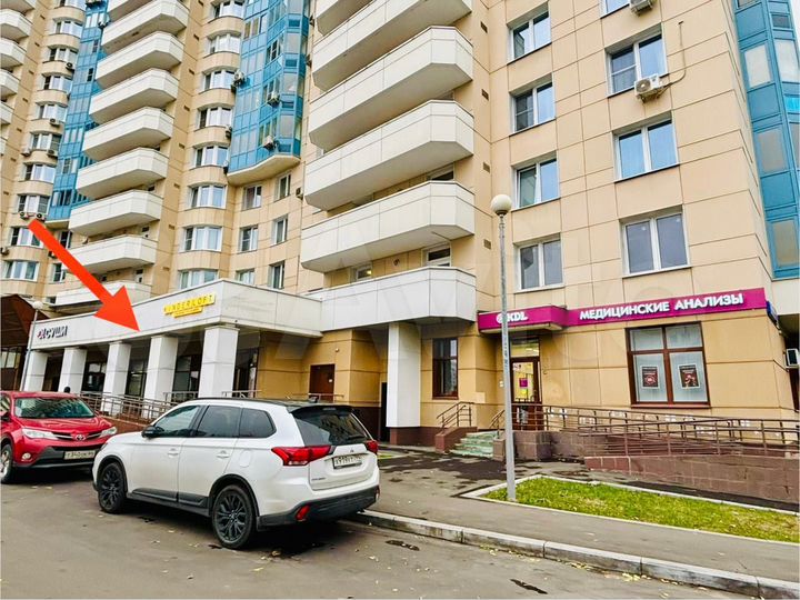 Помещение с ремонтом, рядом с метро