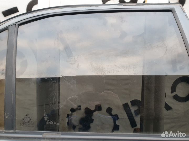 Стекло двери задней правой Hyundai Accent II