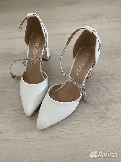 Туфли белые