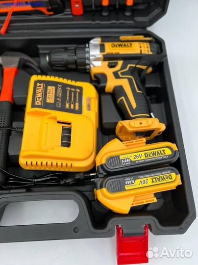 Шуруповерт Dewalt 26V с набором