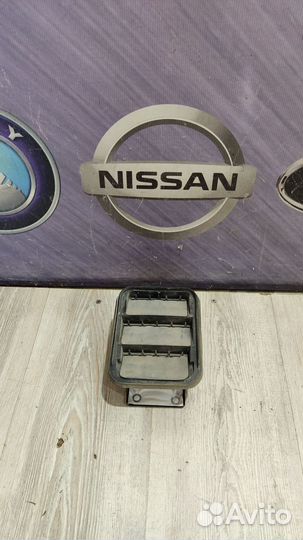 Клапан Решетка вентиляции салона infiniti QX60 Лев