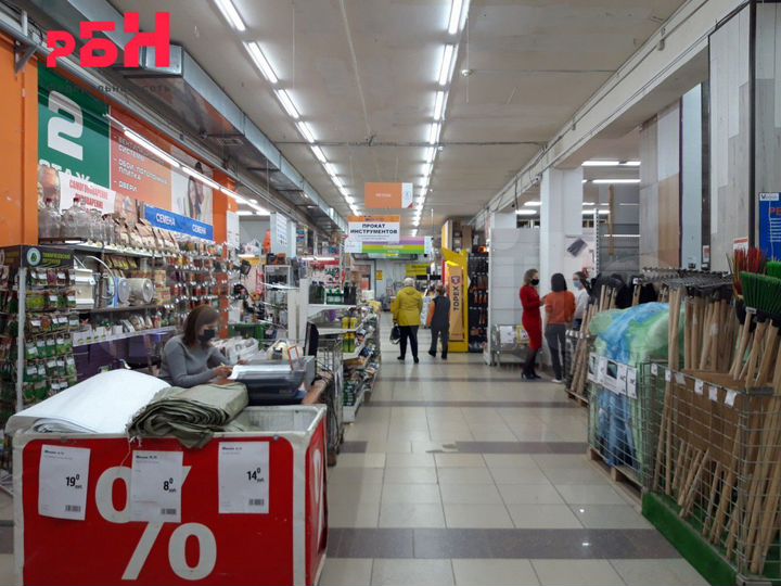 Продам здание магазина на 1-ой линии, 3355,7кв.м