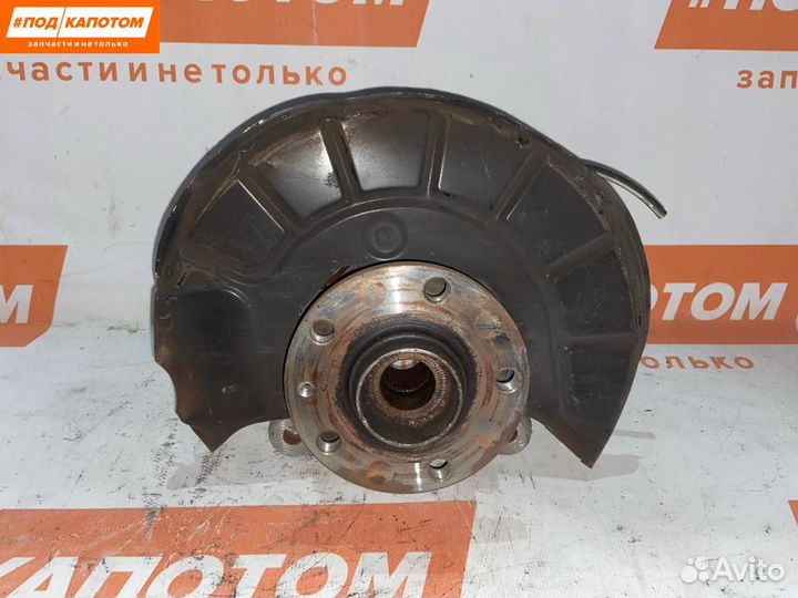 Кулак передний правый Volkswagen Golf 6 2011