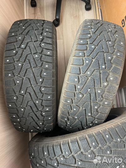 R16 Pirelli Ice Zero 205/60, PCD 0x100 DIA 10