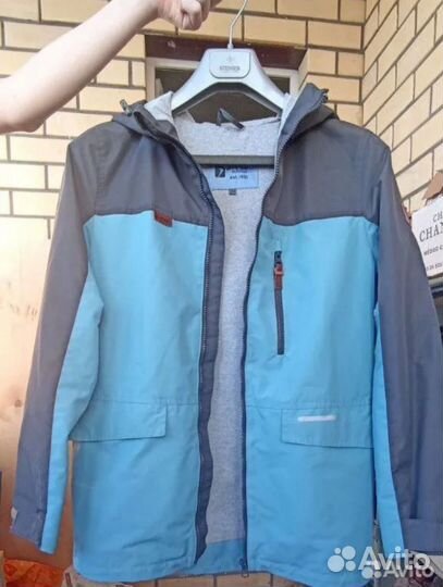 Ветровка на мальчика 158