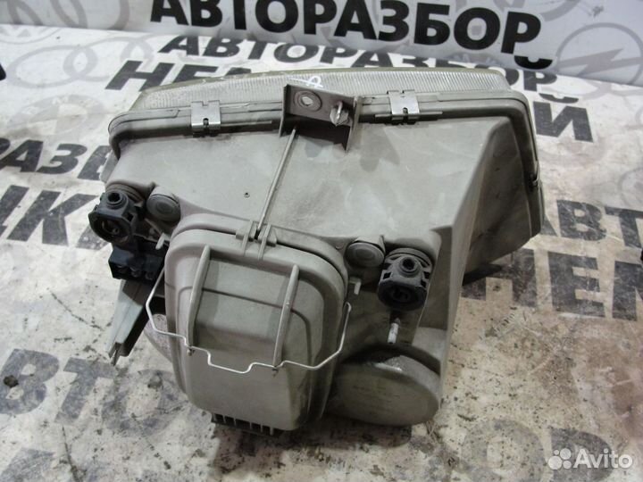 Фара левая Mercedes Vito W638