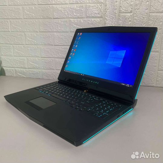 Игровой ноутбук Dell Alienware 17 R4