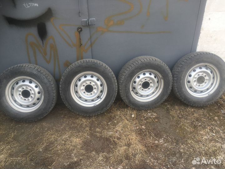 Зимняя резина 205 70 r15 Viatti с дисками
