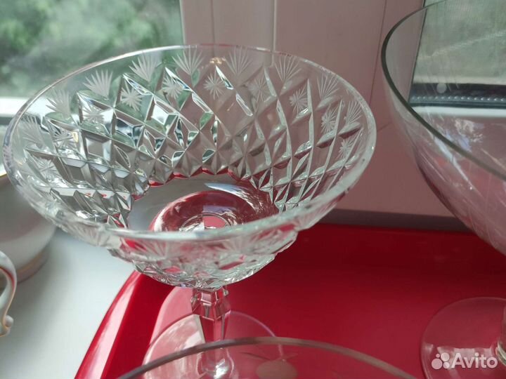 Вазы на ножке, конфетницы, фруктовницы