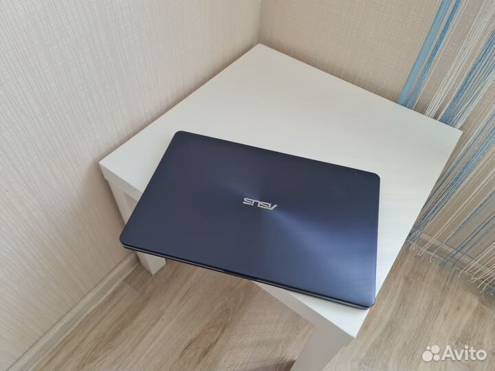 Большой Свежий asus 17,3 + 4 ядра