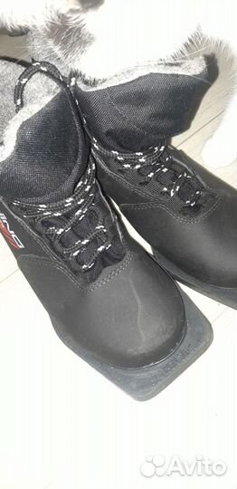 Лыжные ботинки