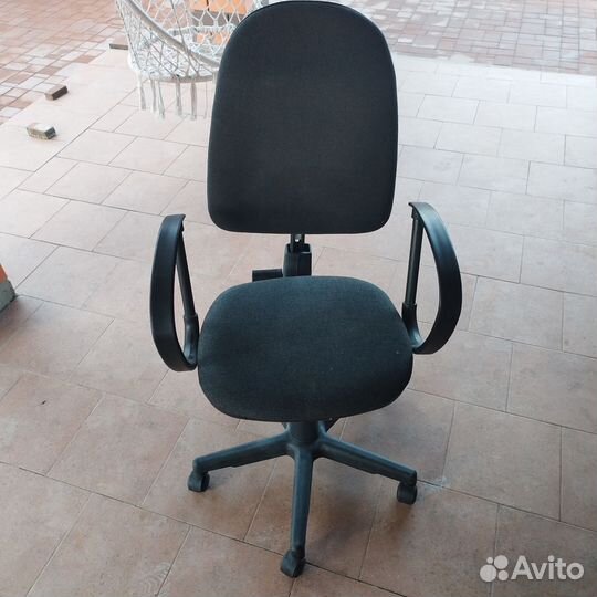 Компьютерное кресло