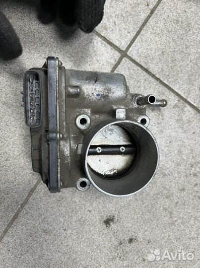 Дроссельная заслонка Toyota Verso 1.8 220300t050