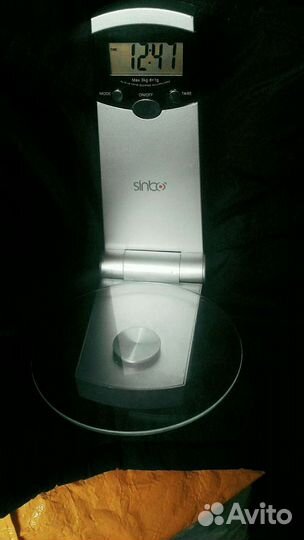 Весы с часами настенные