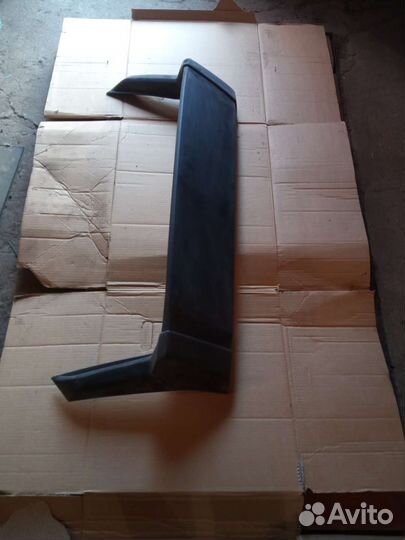 Спойлер Чистое стекло Renault Duster