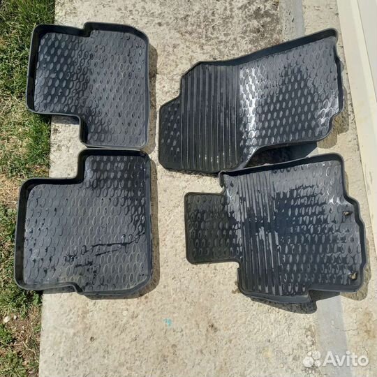 Автомобильные коврики на Лансер 10