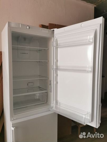 Холодильник No frost Stinol