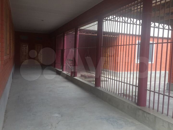 Дом 700 м² на участке 7 сот.