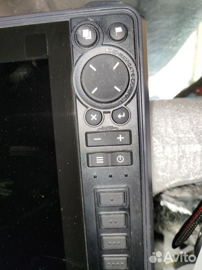 Продам эхолот lowrance hds 12 live