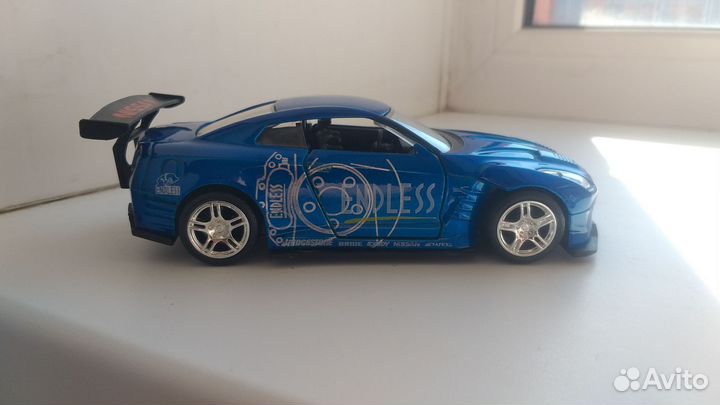 Jada 1:32 Nissan GTR R35