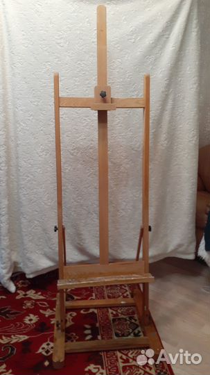 Студийный мольберт