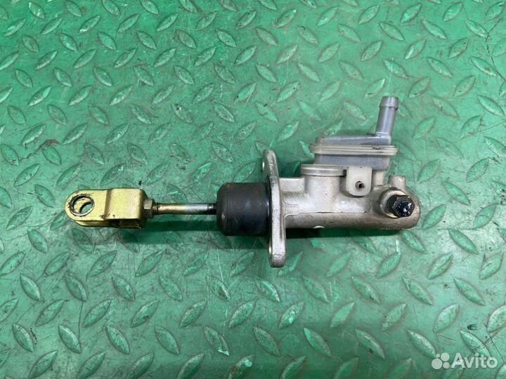 Главный цилиндр сцепления Mitsubishi Space Star