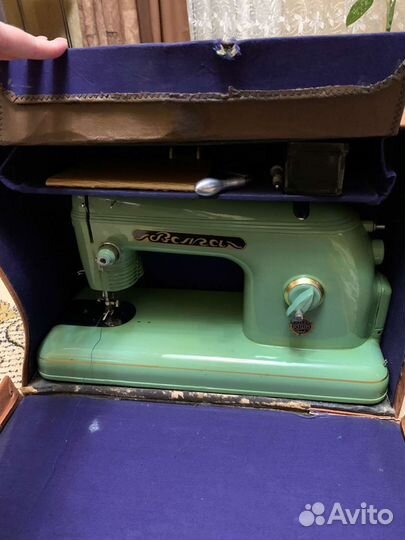 Ретро машинка швейная «Волга» М3-K