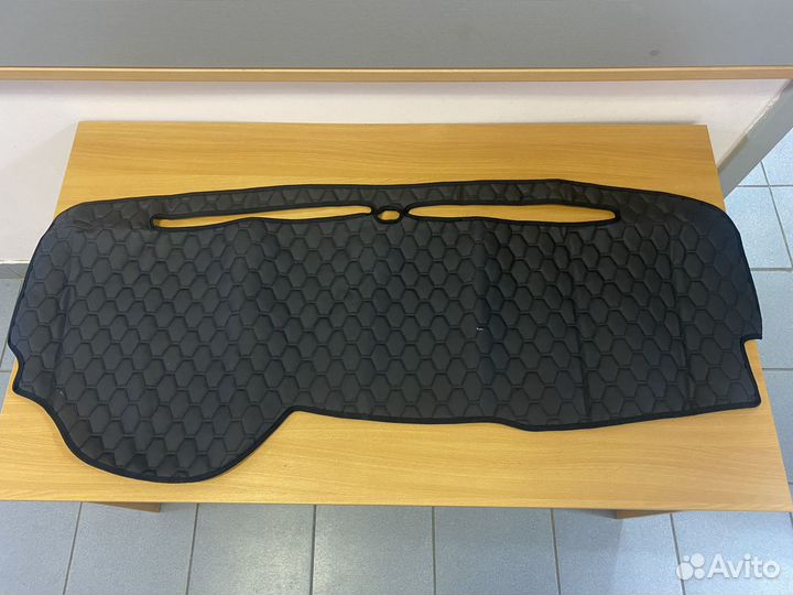 Накладка на панель(торпеду) экокожа