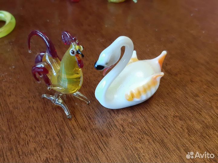 Фигурки из цветного стекла