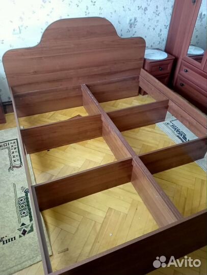 Кровать двухспальная 160*200 с матрасом