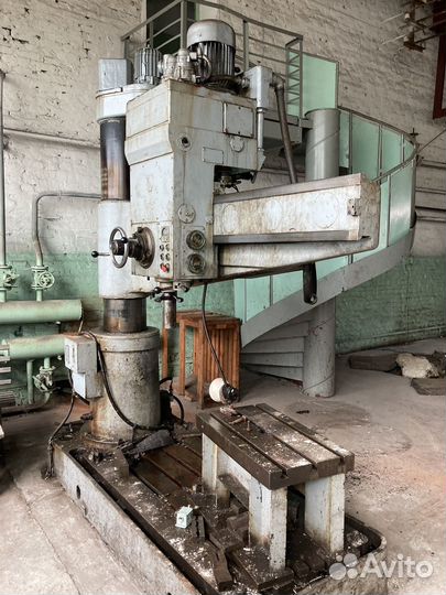 Радиально сверлильный станок 2м55